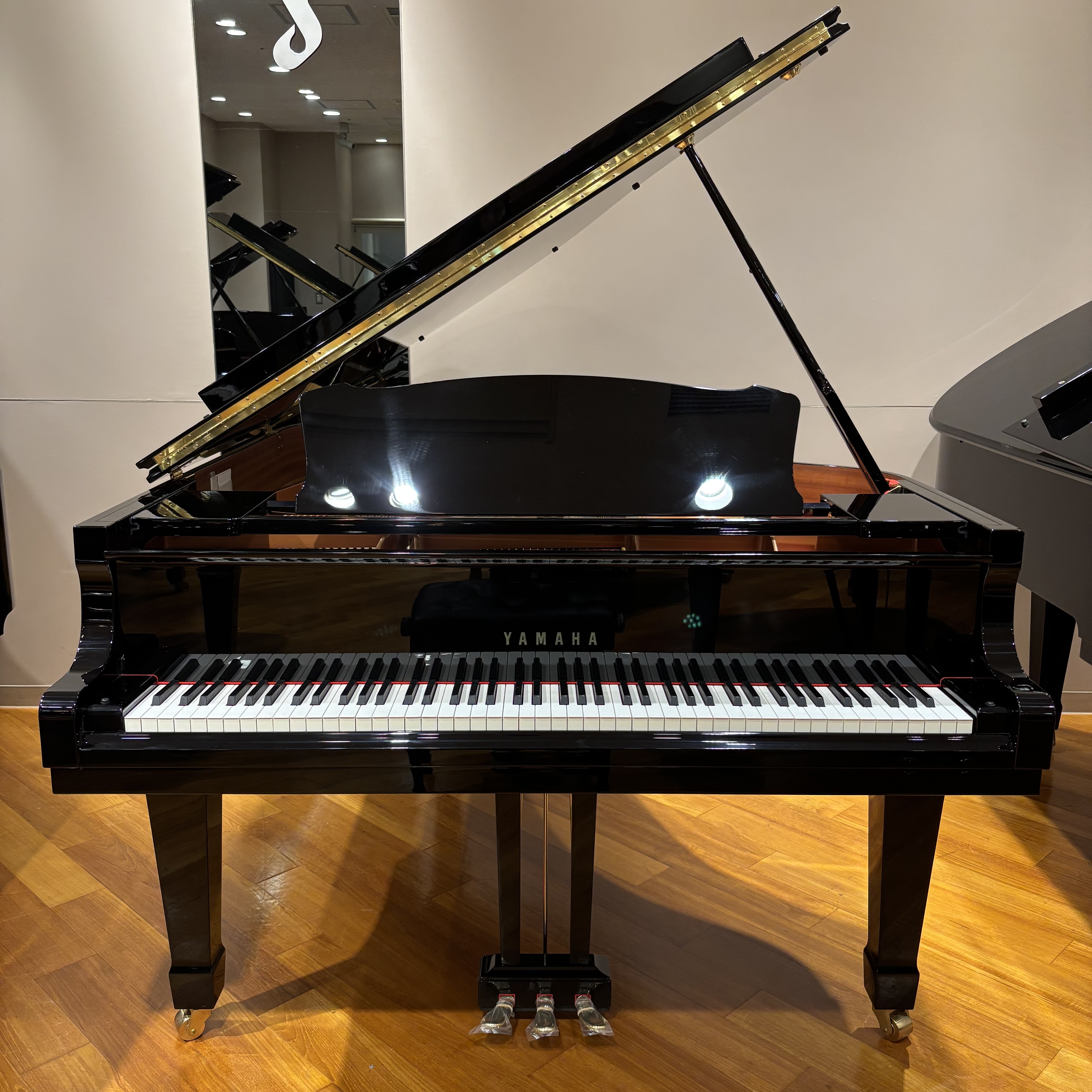 YAMAHA【中古】C3