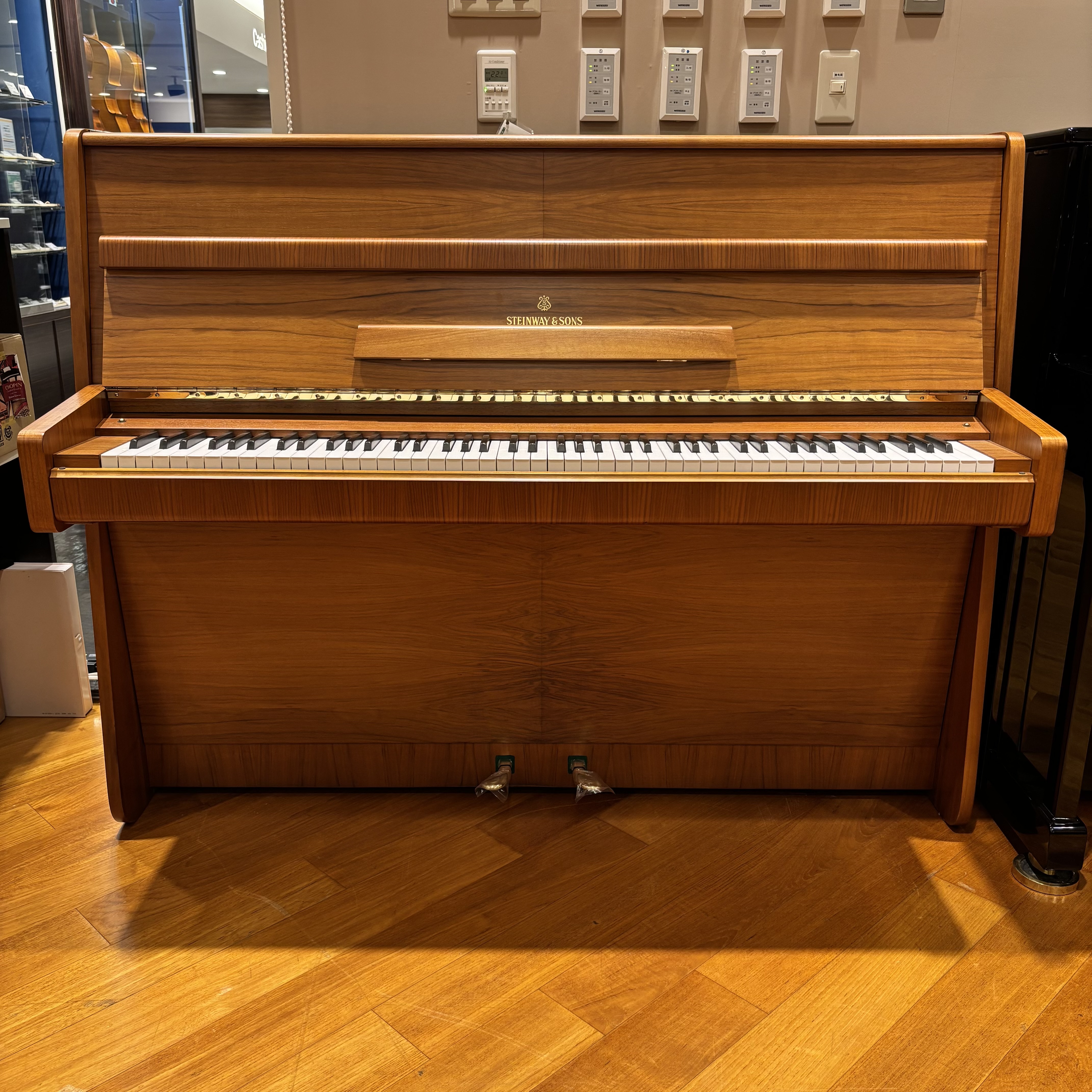 STEINWAY&SONS【中古】Z型