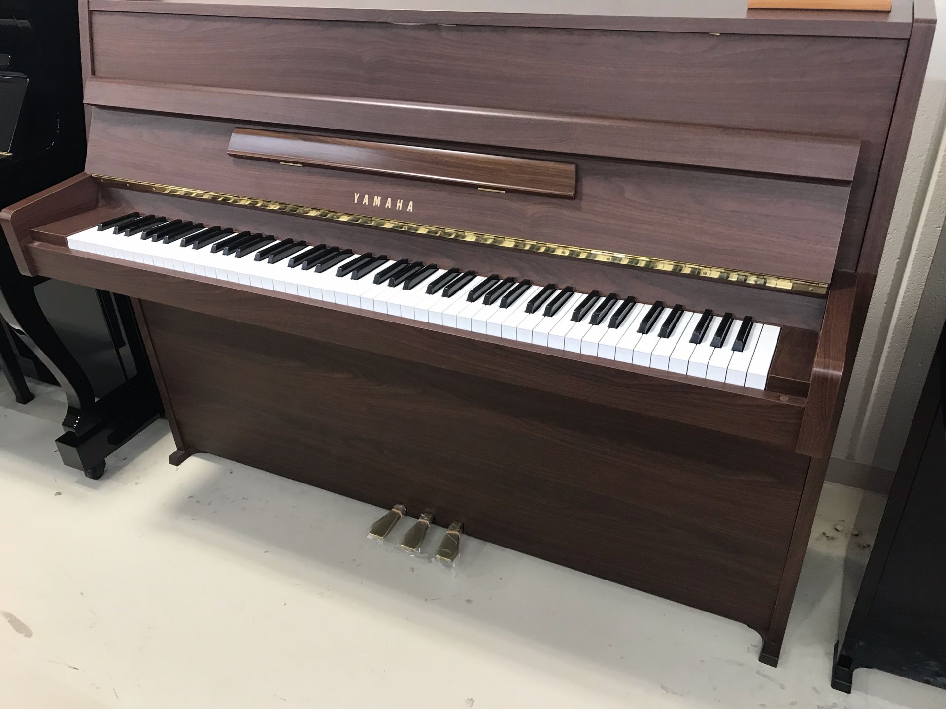 【展示ピアノご紹介】ヤマハ　MC108C　WN　1988年製