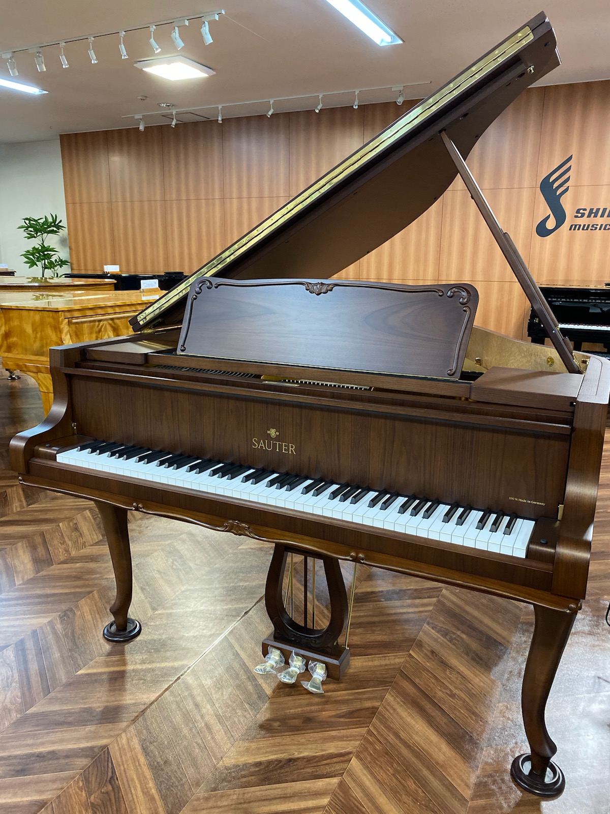 新品グランドピアノSAUTER160Chippendale Wn 半艶塗装仕上げ