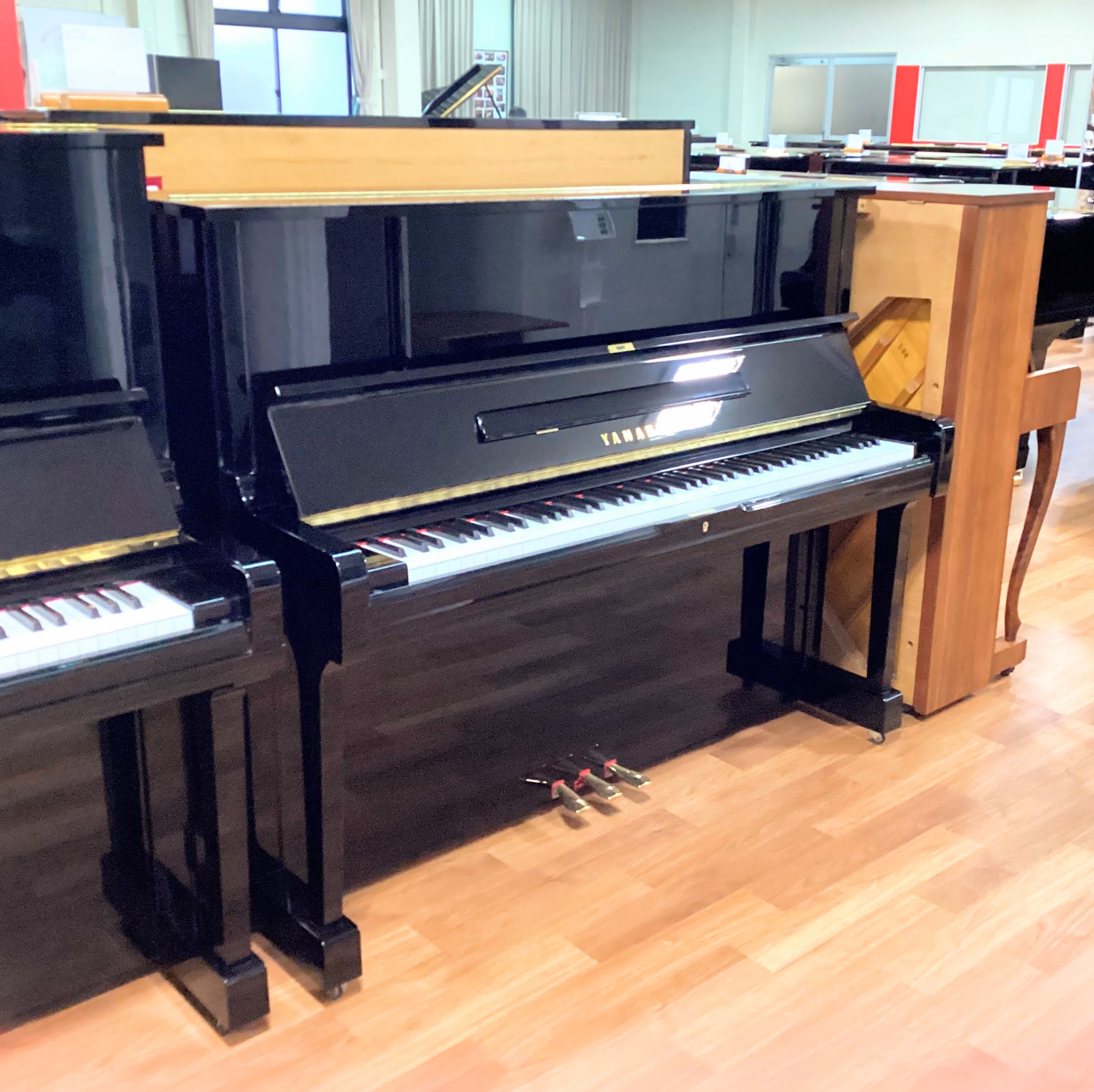 中古アップライトピアノヤマハ UX1