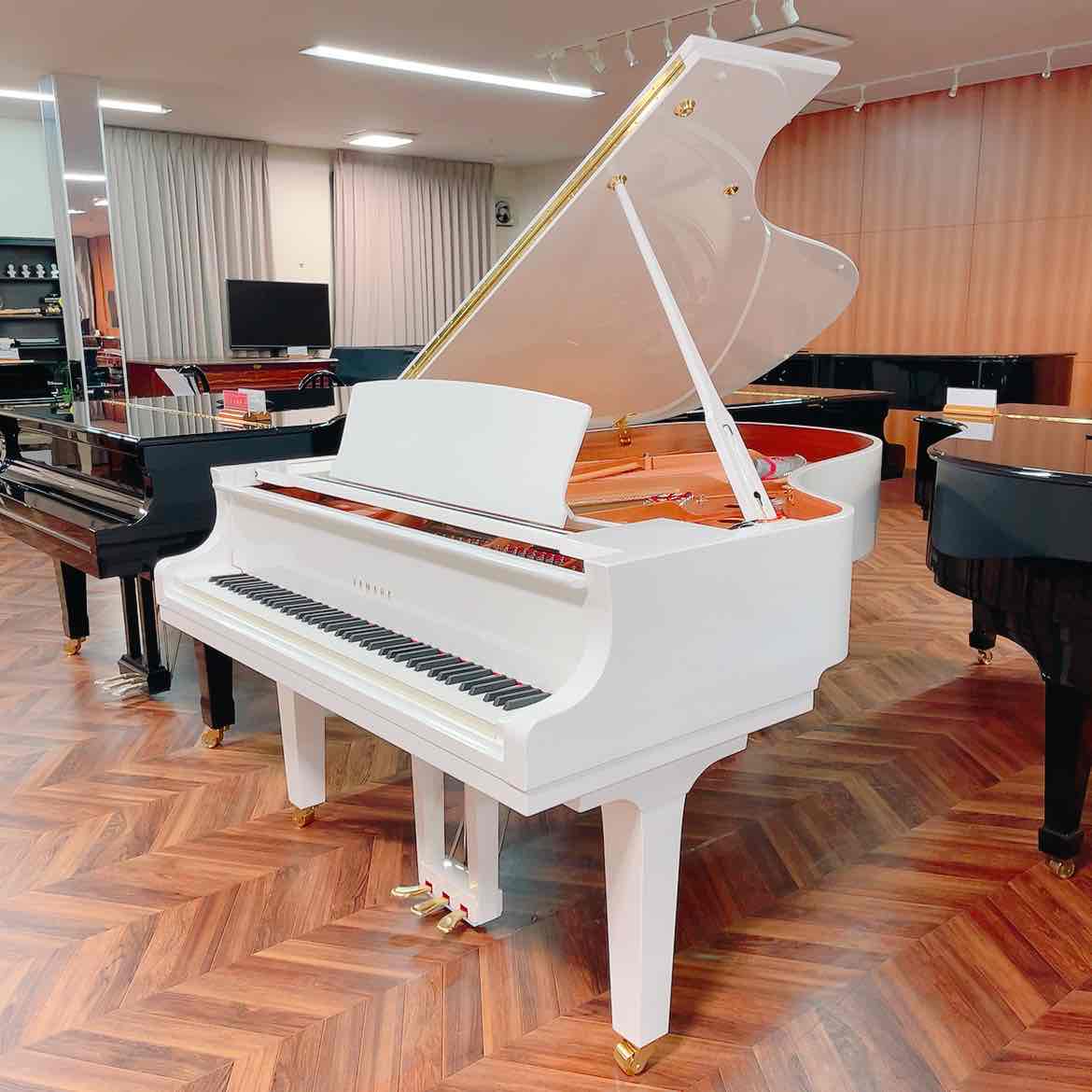 YAMAHA（ヤマハ）中古グランドピアノC5X WH　白艶ピアノ