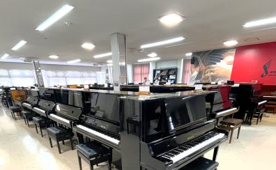 UXシリーズを数多く展示！ピアノセレクションセンター　X支柱・ヤマハ中古ピアノ