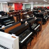【新品アップライトピアノ】日本を代表するブランド＆輸入ピアノを堂々50台展示中！中古と合わせると計80台御覧いただけます！
