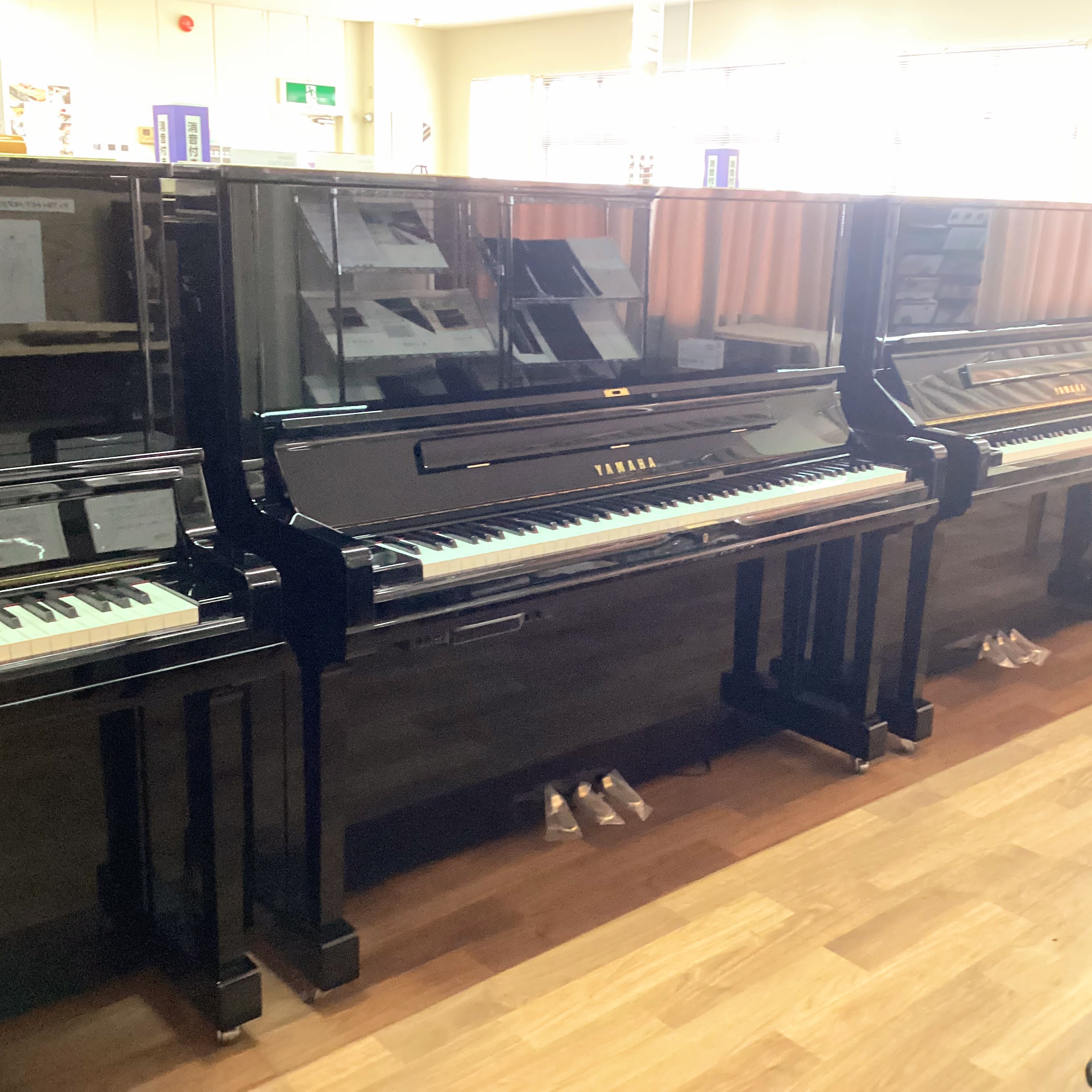 新品アップライトピアノヤマハ YUS3TA3