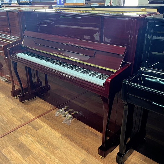 新品アップライトピアノPV118C（ワインレッド）