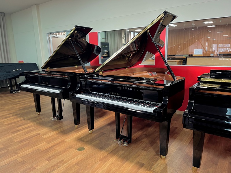 新品グランドピアノヤマハ C5X