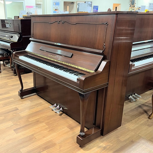 中古アップライトピアノヤマハ　UX50WnC