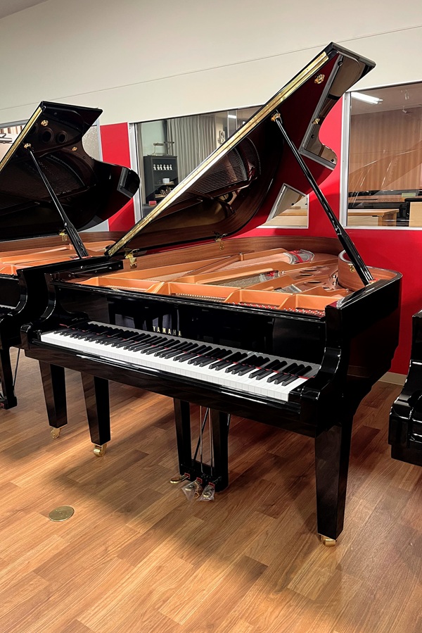 新品グランドピアノヤマハ　C5X（展示品1台限り）