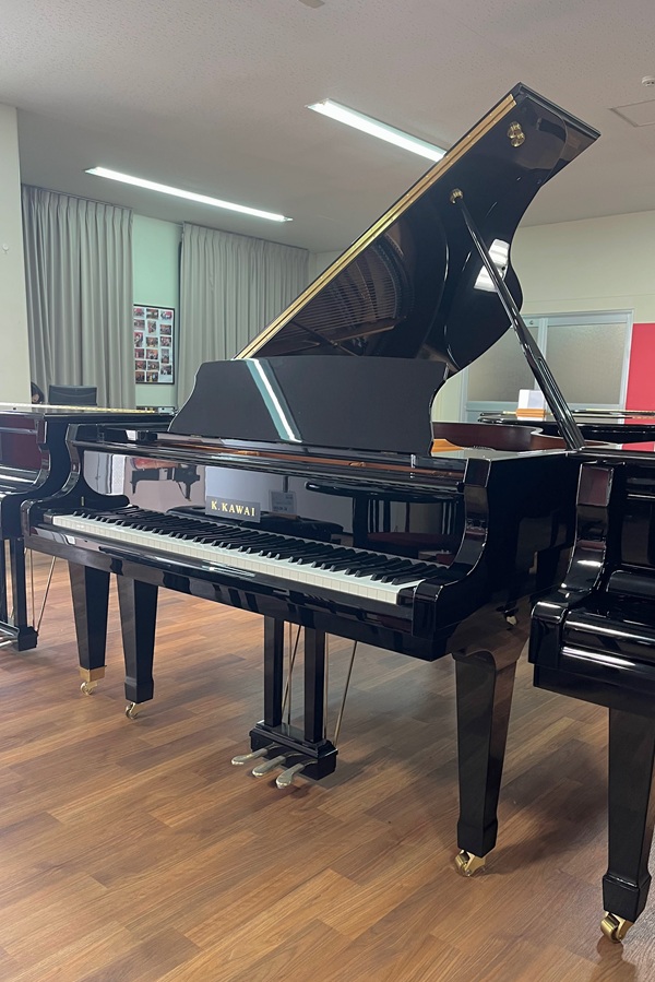 新品グランドピアノカワイ　GX-3（店頭品1台限り）