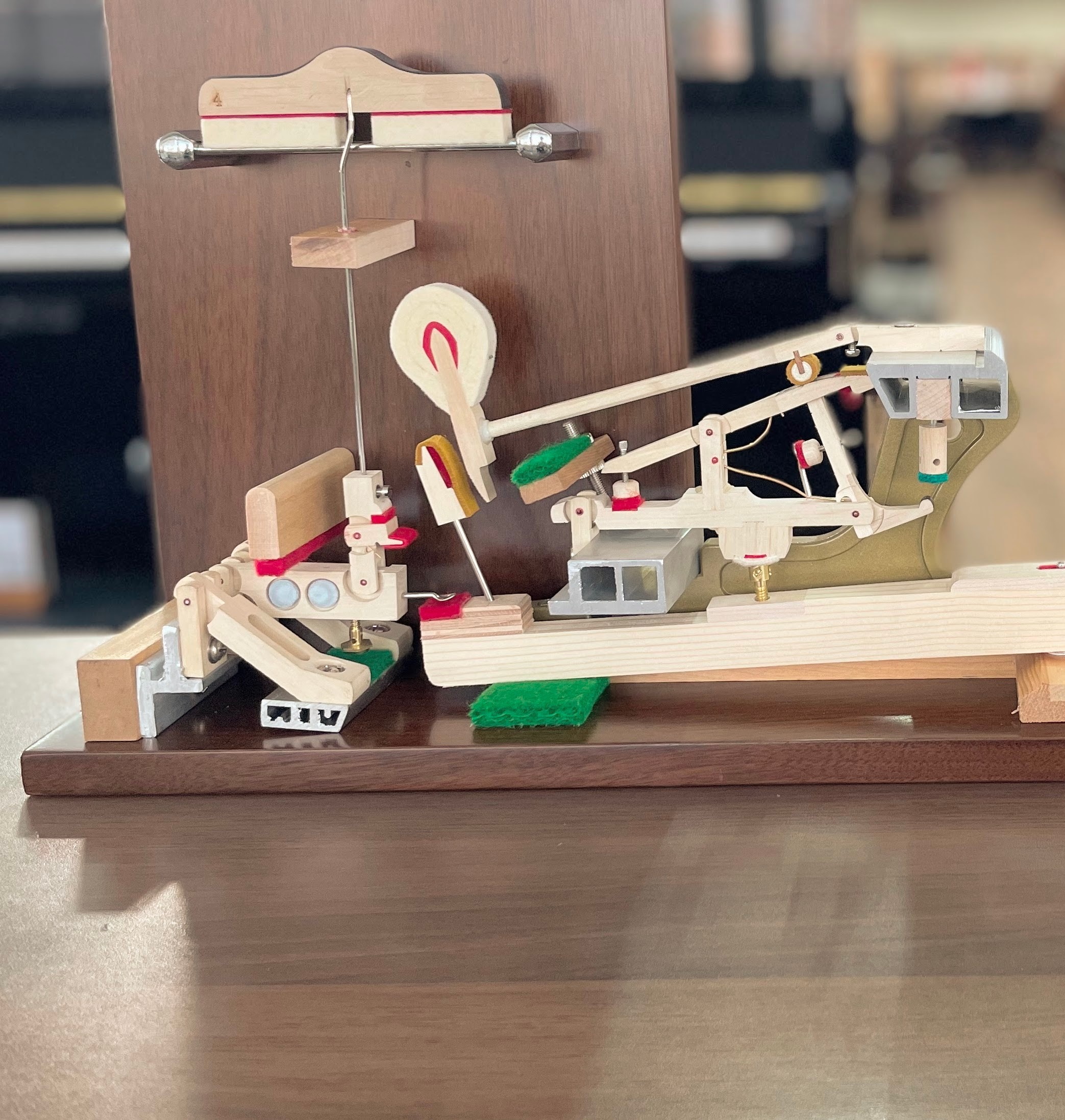 グランドピアノのアクションを組み立ててみよう 本物のグランドピアノのアクション（モデル）を、小さいパーツ一つ一つから組み上げてみませんか？お子様はもちろん、ピアノが大好きな大人の方にも奮ってご参加いただきたいスペシャルイベントです。 本物のグランドピアノアクションの組立てを通じてピアノの音の出る仕組 […]