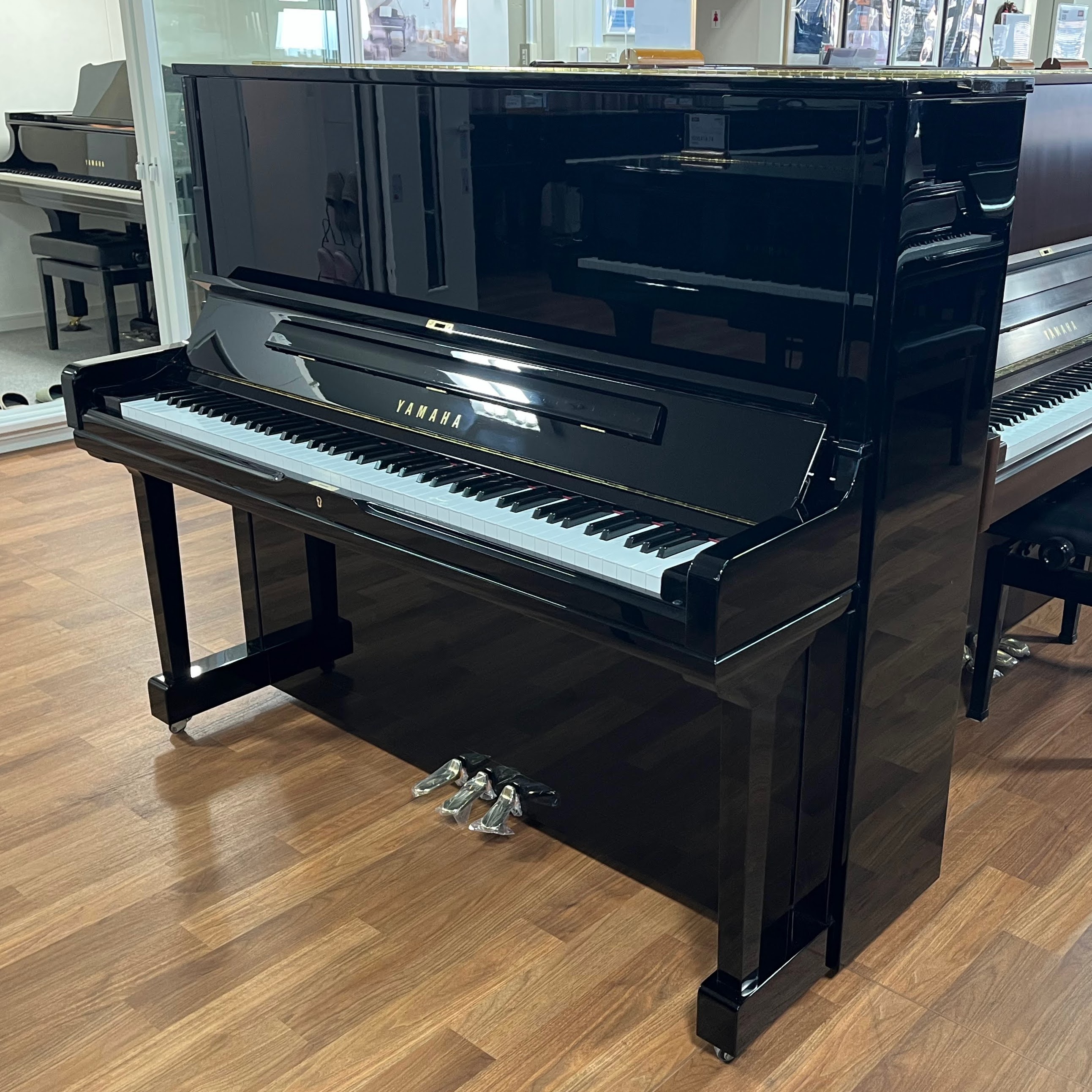 中古アップライトピアノヤマハ　YUS3