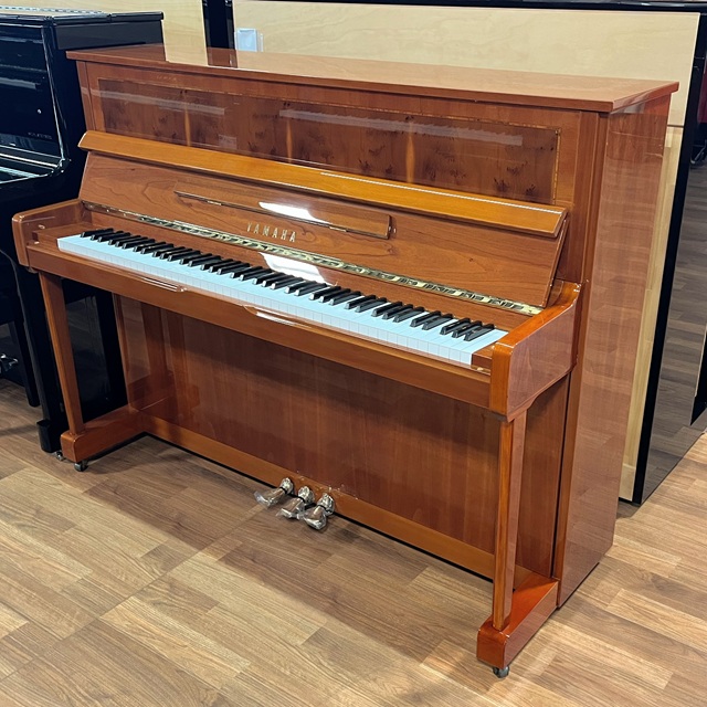 中古アップライトピアノヤマハ　W110KPS