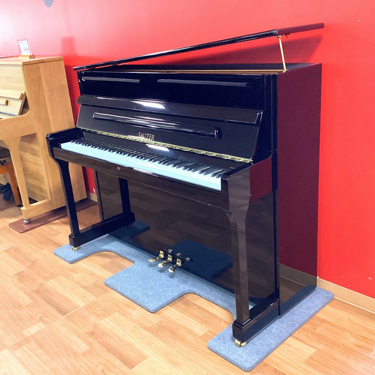 新品アップライトピアノSAUTER　UP114Premiere BP（展示品1台限り）