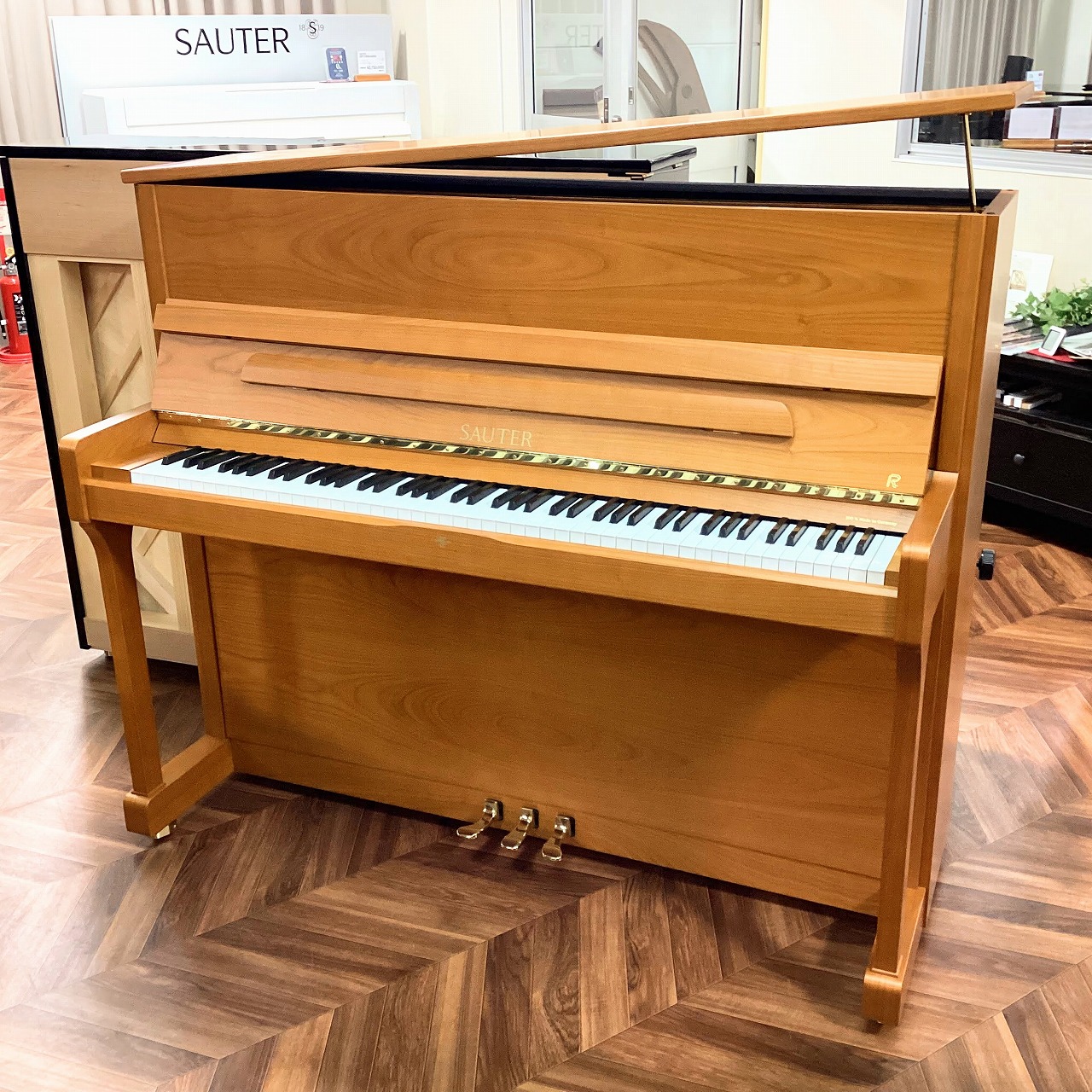 新品アップライトピアノSAUTER　UP122Premiere CH R2