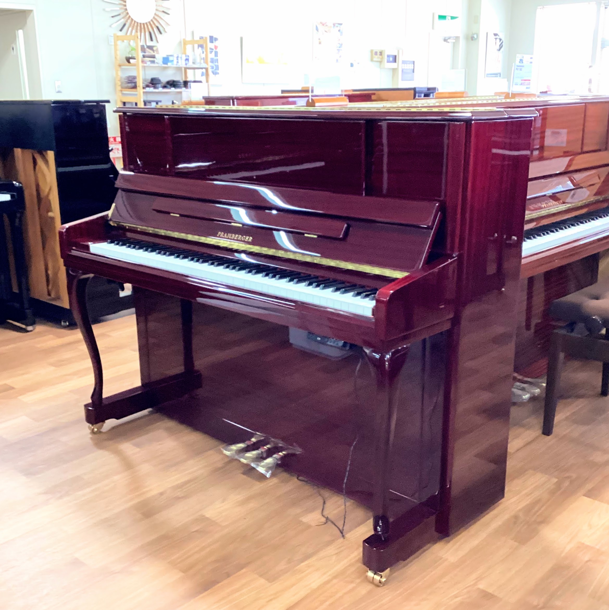 新品アップライトピアノプレンバーガー PV118CWRRB