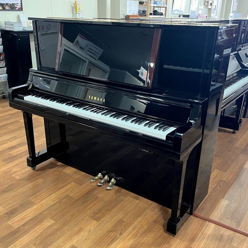 中古アップライトピアノヤマハ UX300/RR1000