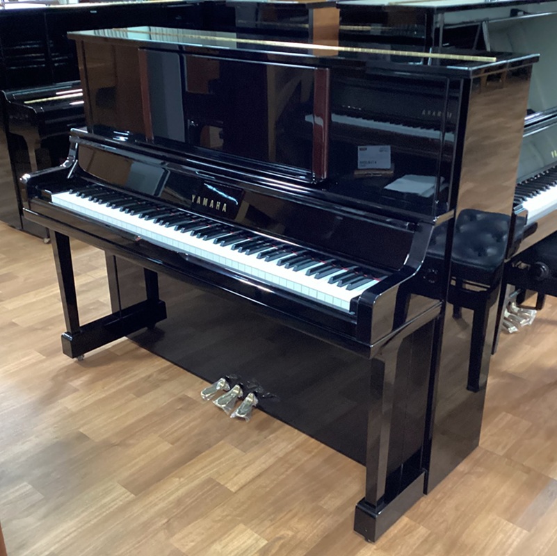 中古アップライトピアノヤマハ　UX100