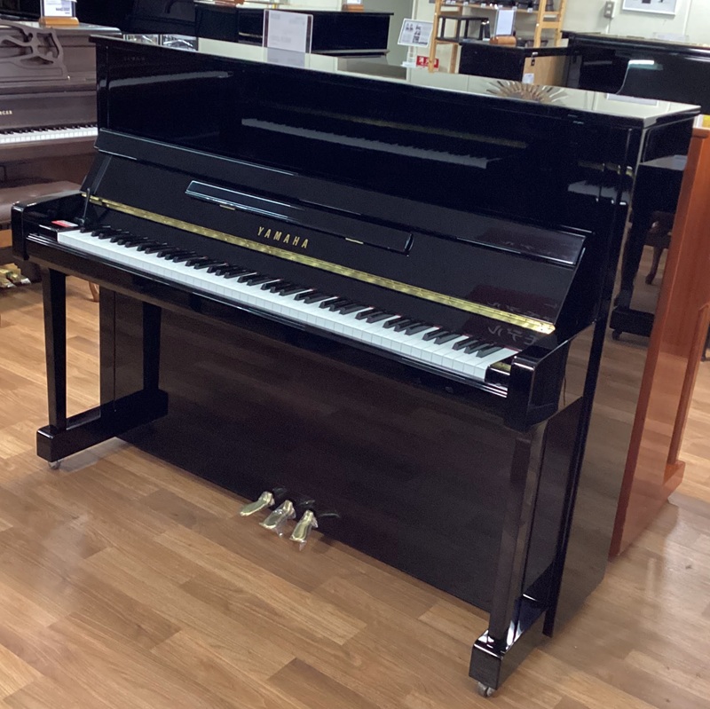 中古アップライトピアノヤマハ　b121