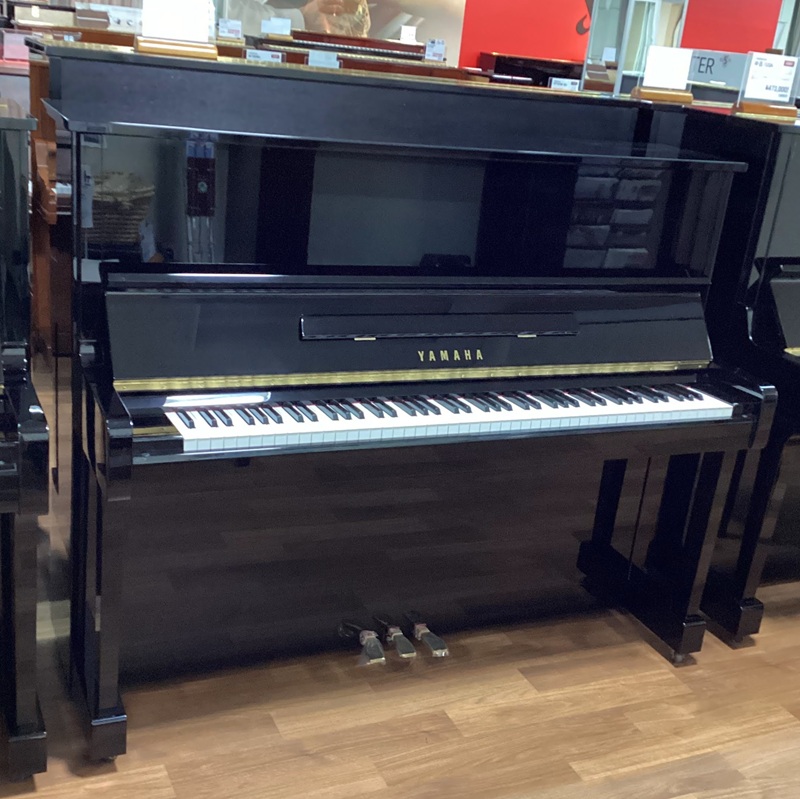 中古アップライトピアノヤマハ　MC10A