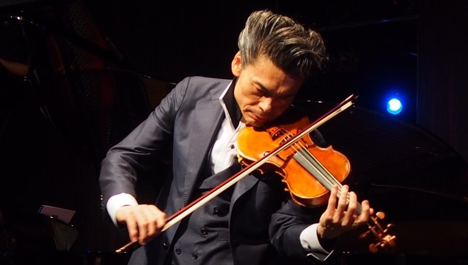 *Photo Library「吉田直矢が弾く6人の現代作家による6挺の"Guarneri del Gesu"―」 「吉田直矢が弾く6人の現代作家による6挺の"Guarneri del Gesu"―」、おかげさまで万雷の拍手で終えることができました。]]今回、吉田直矢さんのデル・ジェスに対する熱い魂を […]