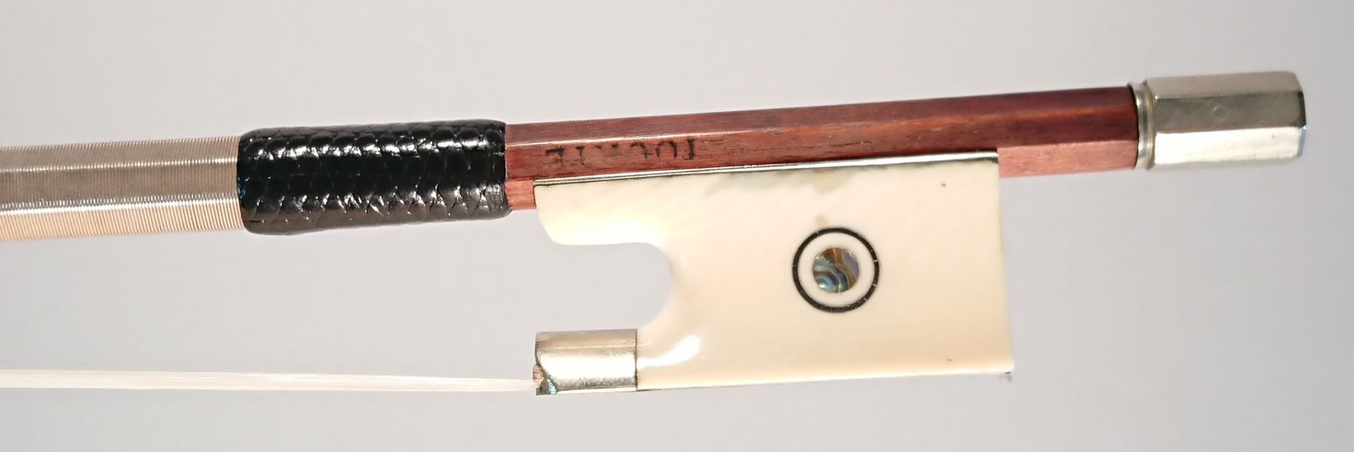 Charles Louis Bazin, France – Mirecourt, 1925 Model; F.X.Tourte with Ivory Frog ヴァイオリン弓 シャルル・ルイ・バザン 象牙フロッグ フランス-ミレクール