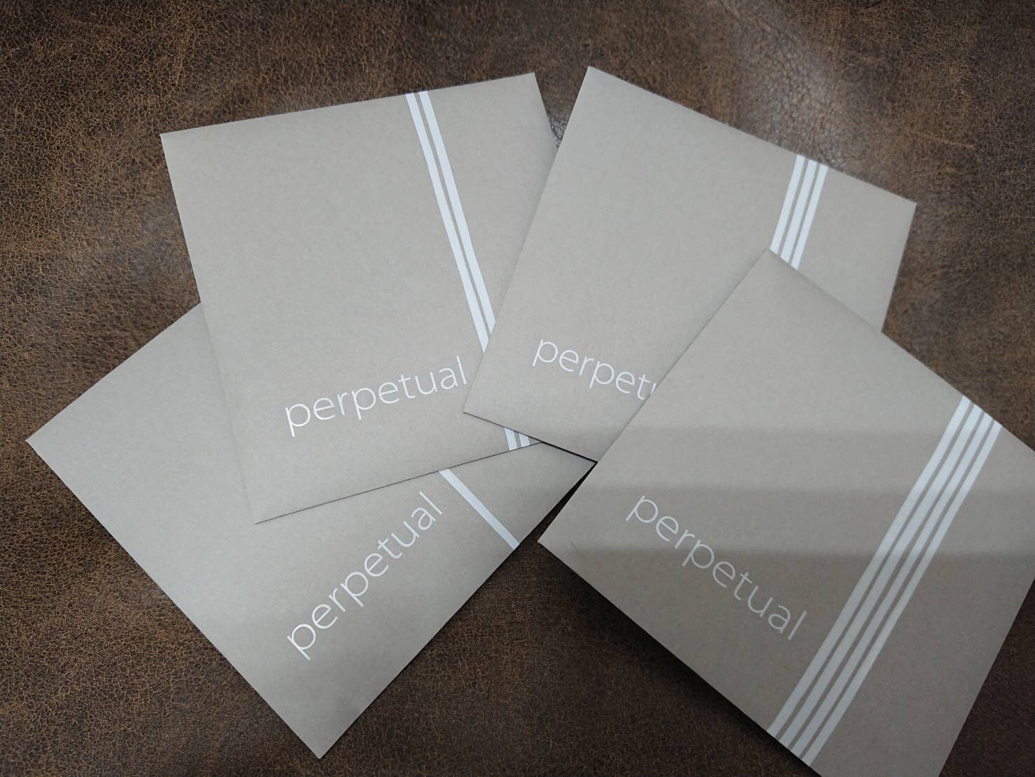 *PIRASTRO社の新作ヴァイオリン弦「Perpetual（パーペチュアル）」が遂に入荷しました！ 皆さん、こんにちは！]]シマムラストリングス秋葉原の森貝です。毎日本当に暑いですが、皆さま元気にお過ごしでしょうか？]]さて、今回はそんな猛暑日が続く日本列島にとうとう新発売となりました、今ホットな […]