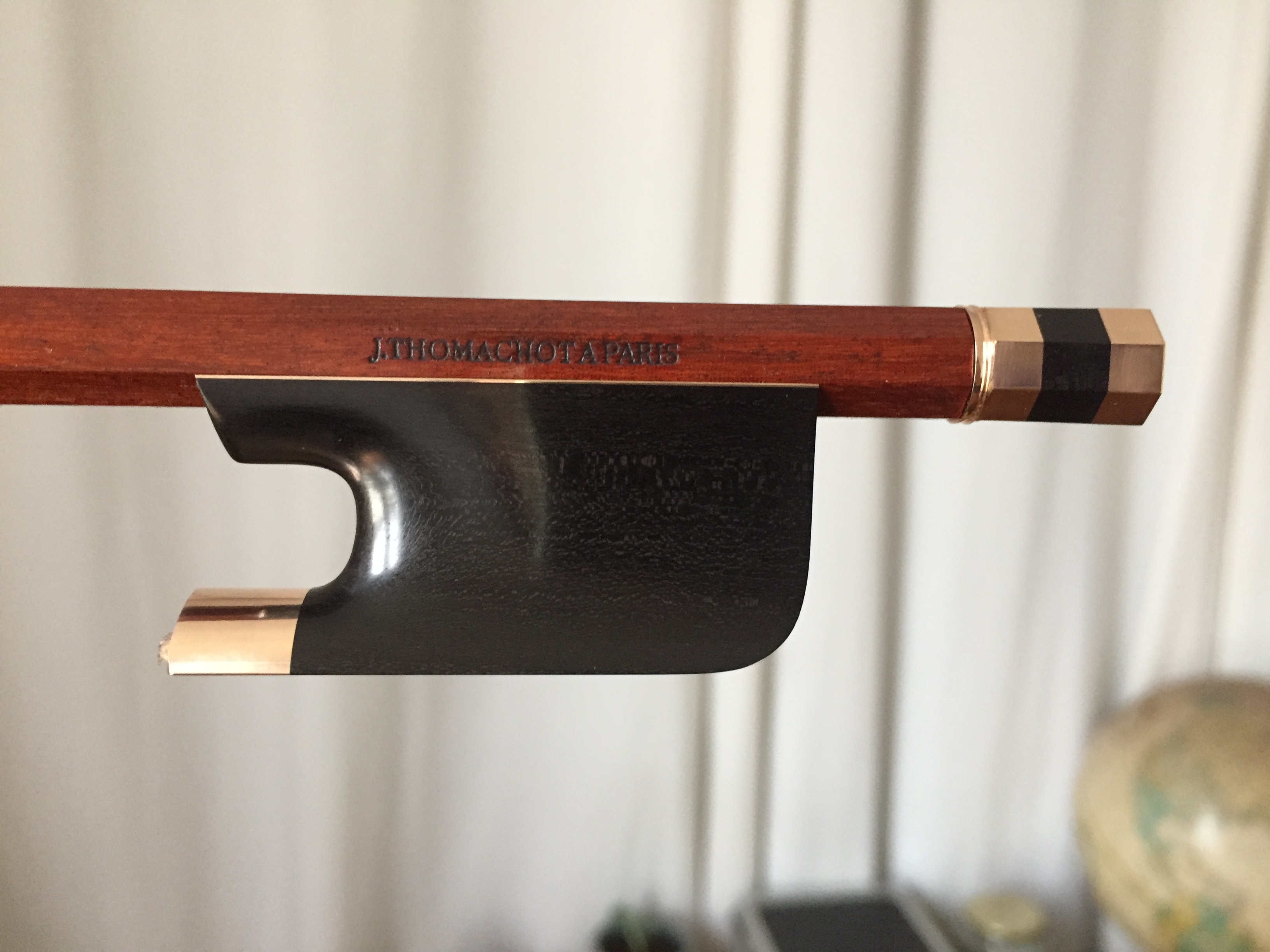 *Joséphine Thomachot, France - Paris, 2019 for Violoncello 弓製作家：[https://www.shimamura.co.jp/shop/repair-violin/product-other/20191127/3019::title=Emm […]