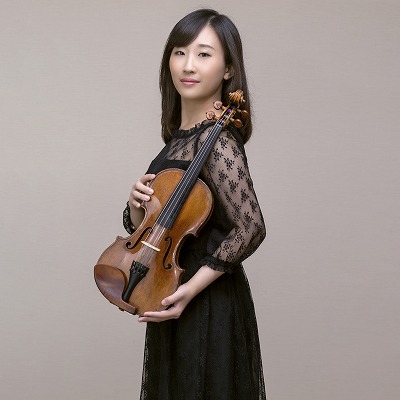 寺内　詩織 Shiori Terauchi Profile桐朋女子高等学校音楽科、桐朋学園大学、同大学ソリスト・ディプロマコース、ソフィア王妃高等音楽院、桐朋学園大学大学院修士課程を修了。モダンヴァイオリンを故工藤千博、辰巳明子、ザハール・ブロンの各氏に、バロックヴァイオリンを戸田薫、寺神戸亮の各氏 […]