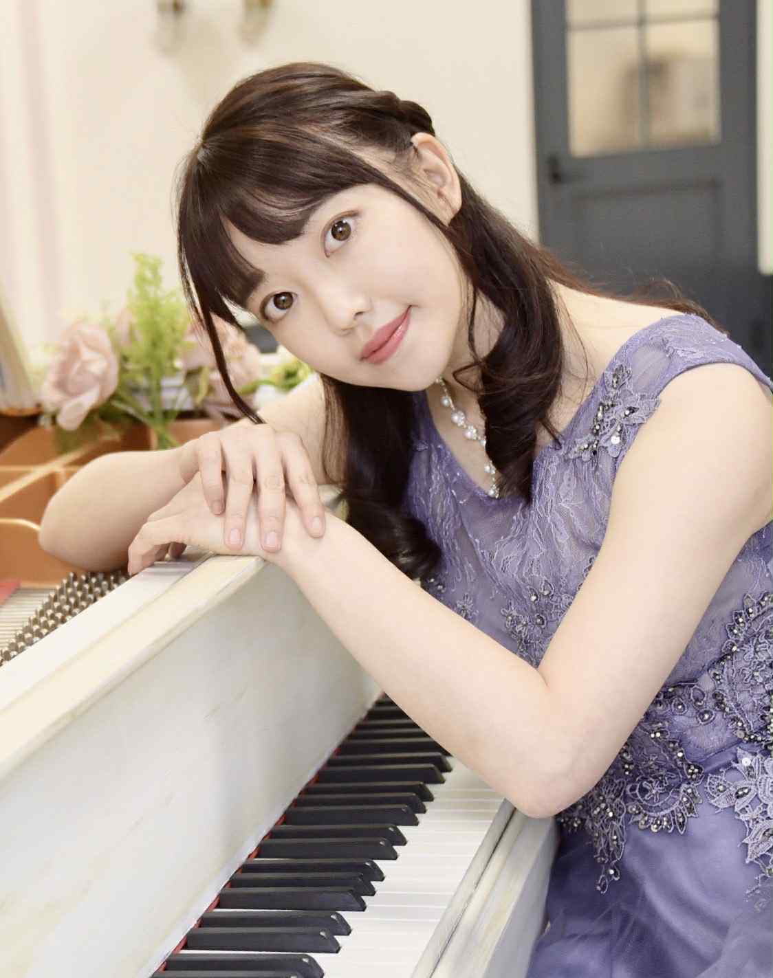 Aya Nakagawa中川 彩