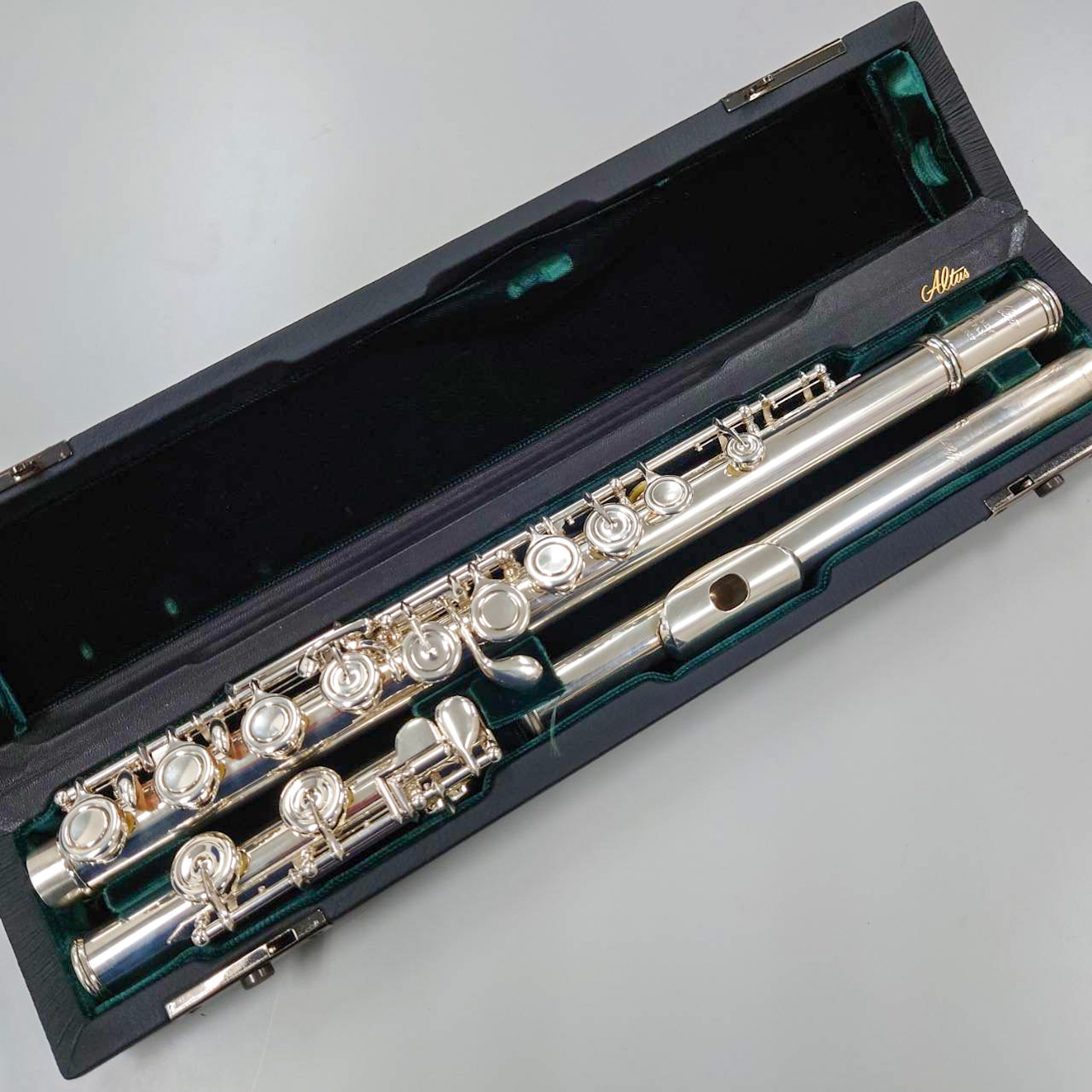 USED Altus(フルート)A1007E