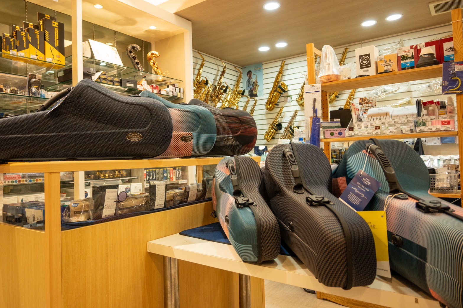 CONTENTSJakob Winter （ヤコブ・ヴィンター）とは？特別にWind&Repair限定カラーを作っていただきました！アルトサックス 限定カラーテナーサックス限定カラーヴィンターのここが便利！通常品のラインナップもございます！Jakob Winter （ヤコブ・ヴィンター）とは？ 12 […]
