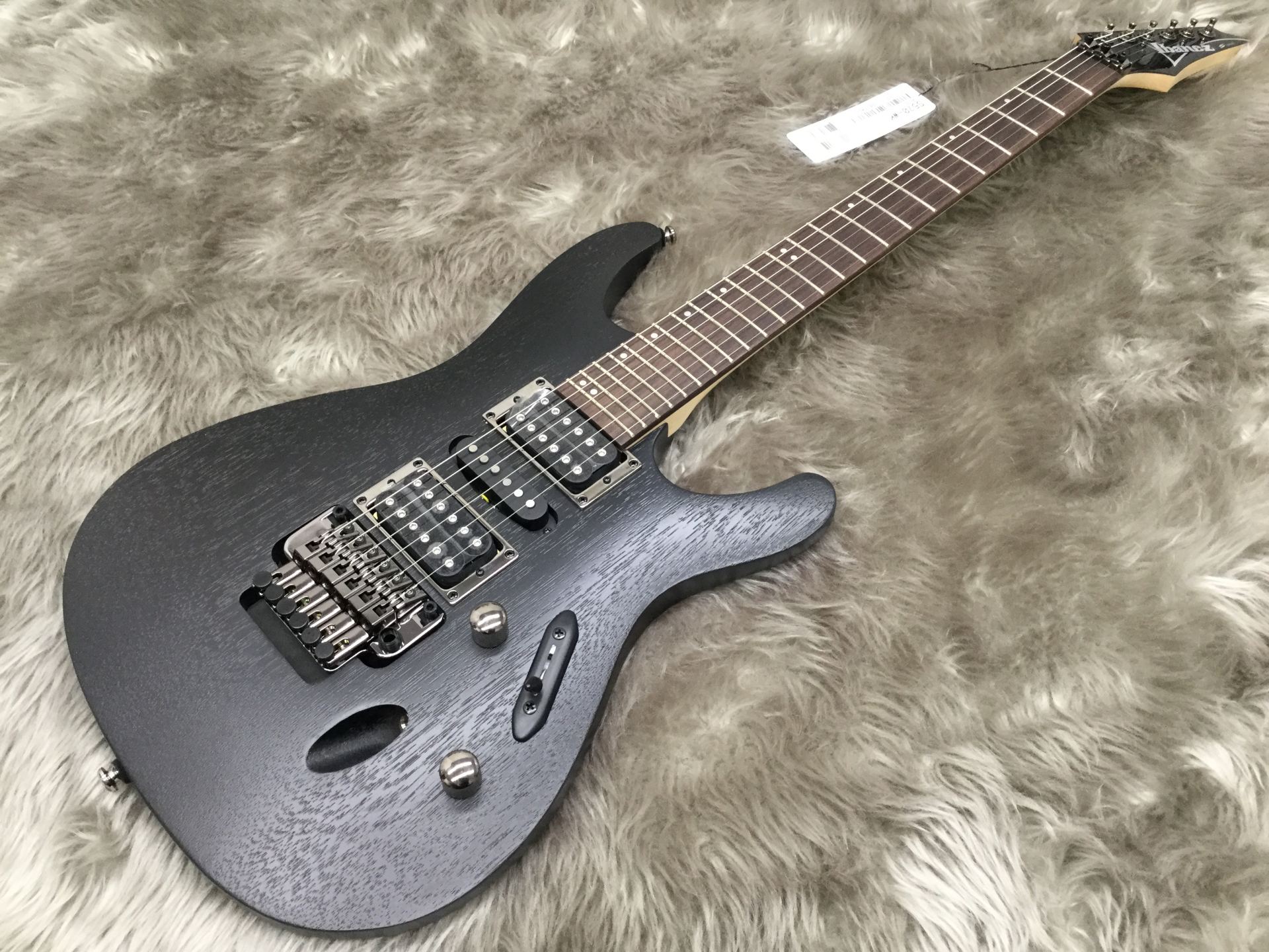 IBANEZ アイバニーズ　S570 ブラック　「盆休みセール中」