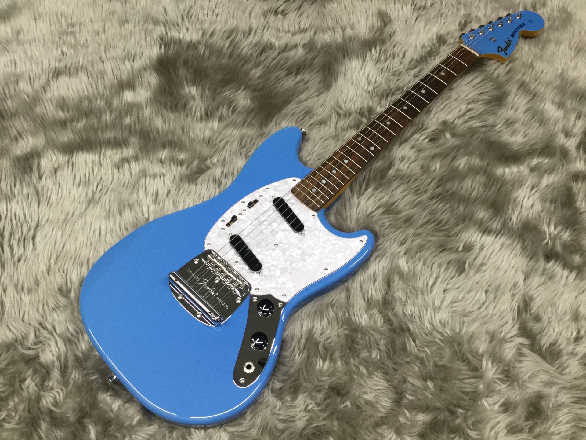 【エレキギター】クリアランスセール！Fender TRAD 70S MUSTANG MH CBL　新品特価！！