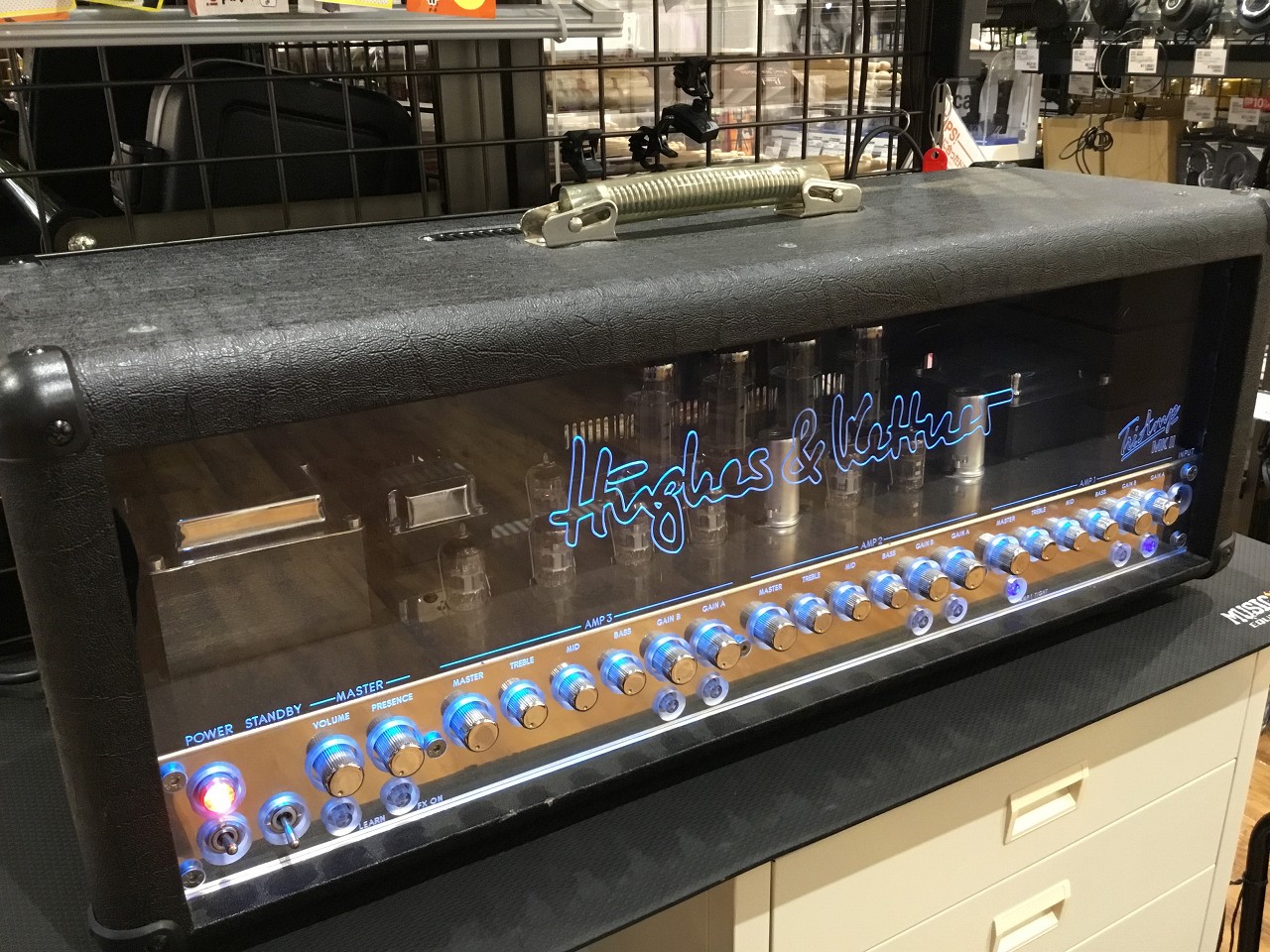 *Hughes&Kettner TriAmp Mk2(MIDI) 太く厚みのあるクリーントーン、歯切れの良いクランチサウンド、きめ細かなモダンハイゲイン・ディストーションなど、3つのチャンネルそれぞれに2つのGAINが搭載され、実質6チャンネル仕様という驚くべきサウンドメイキングの幅を持ったモデルで […]