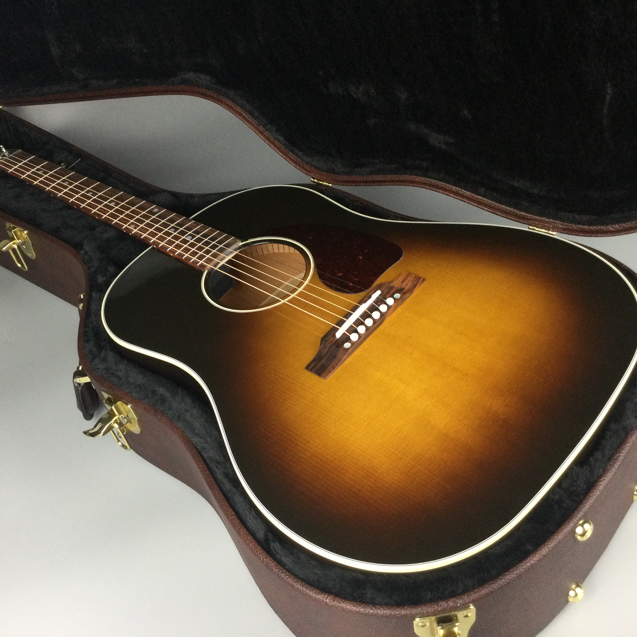 【入荷情報】Gibson J-45 Standardが久々の入荷！