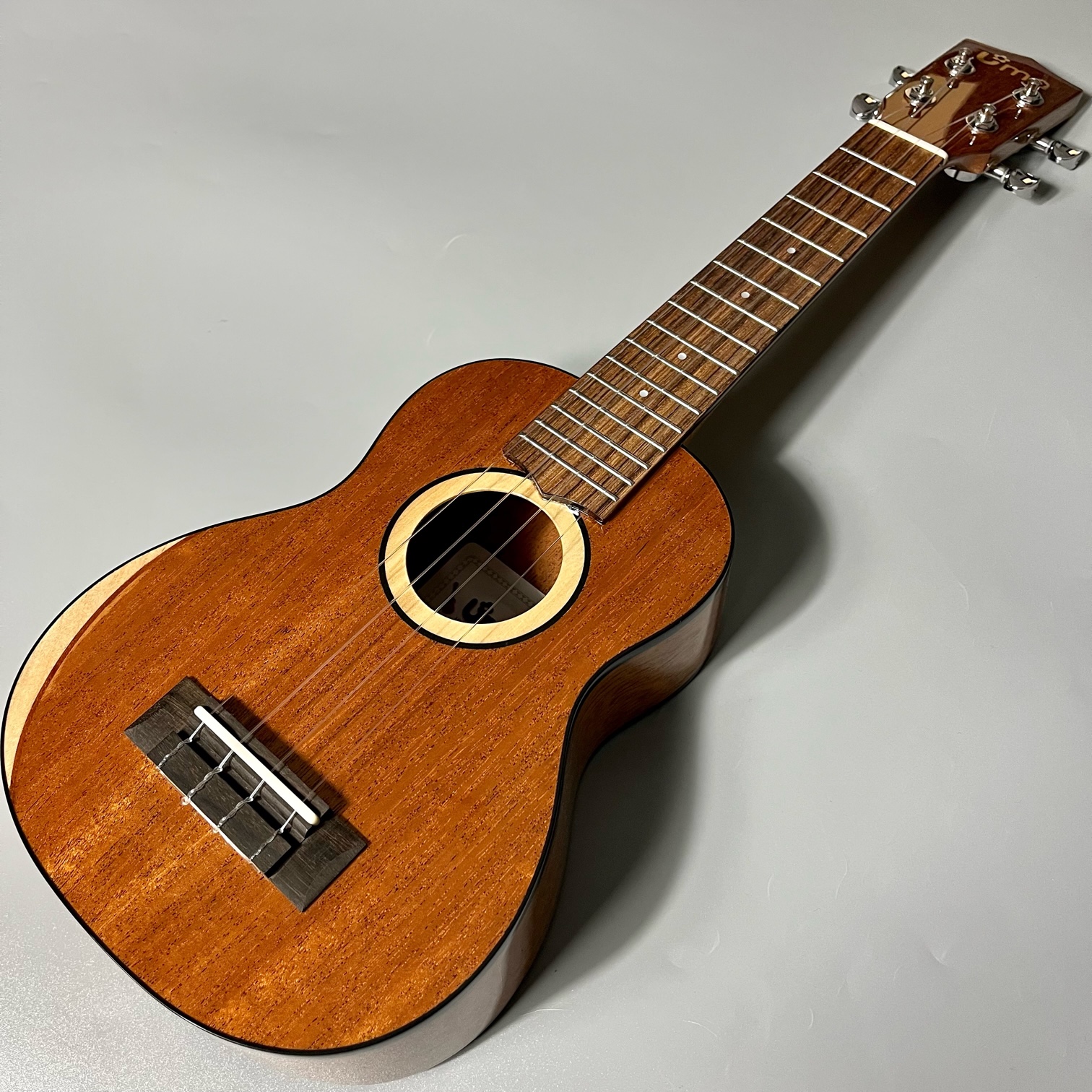 Uma UkuleleMOON-SS