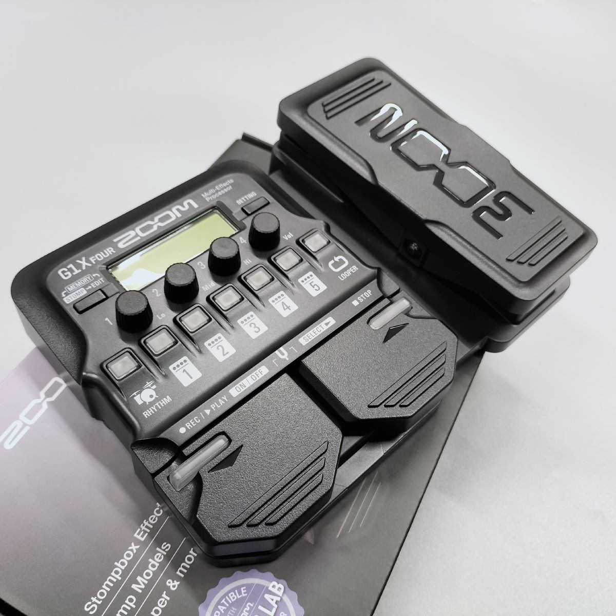 ZOOMG1X FOUR Multi-Effects Processor