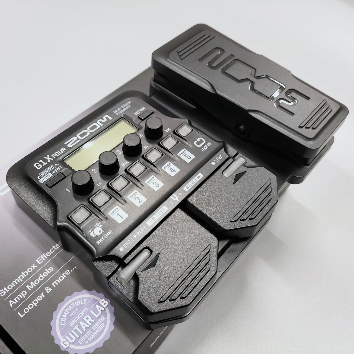 ZOOMG1X FOUR Multi-Effects Processor