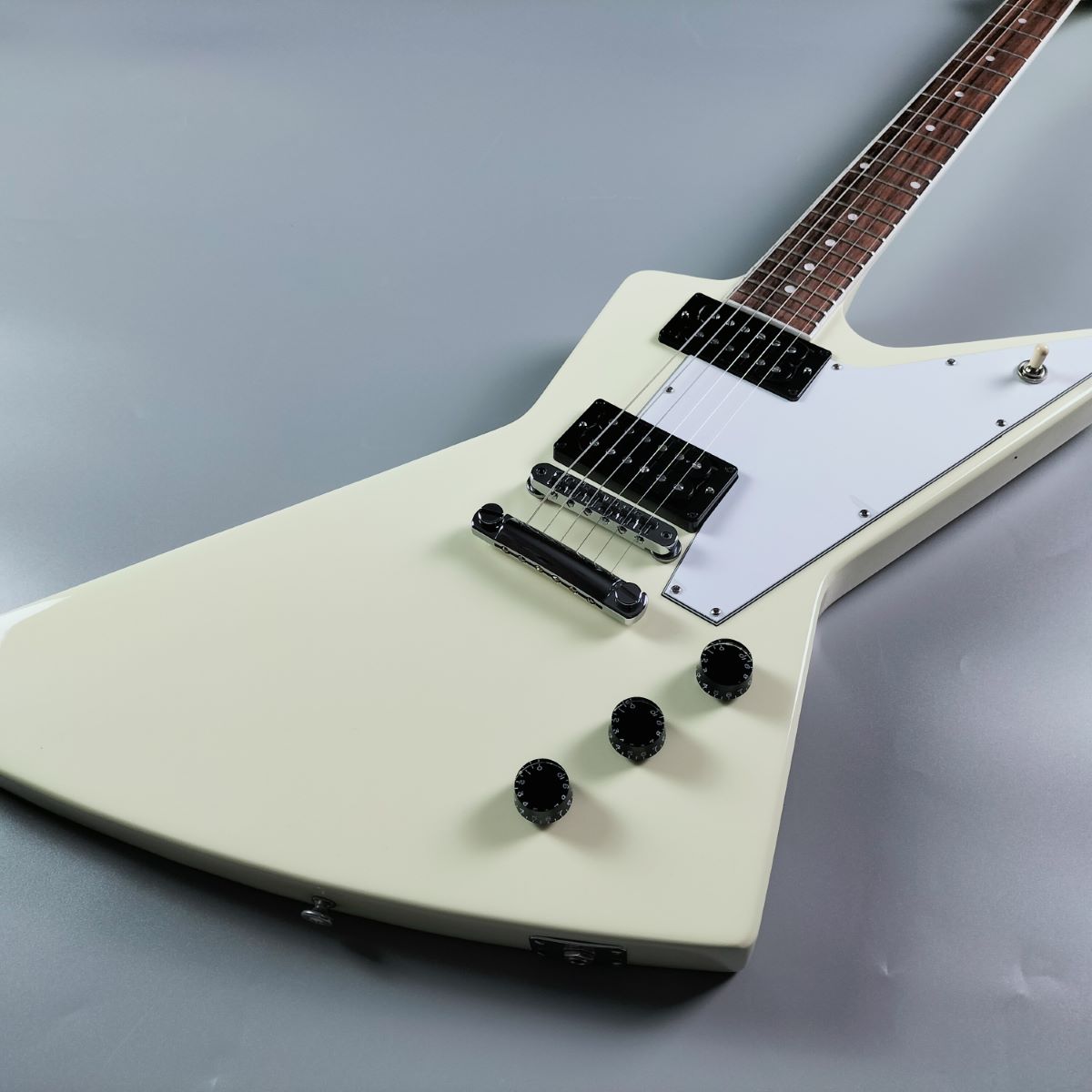 Gibson70s Explorer Classic White
