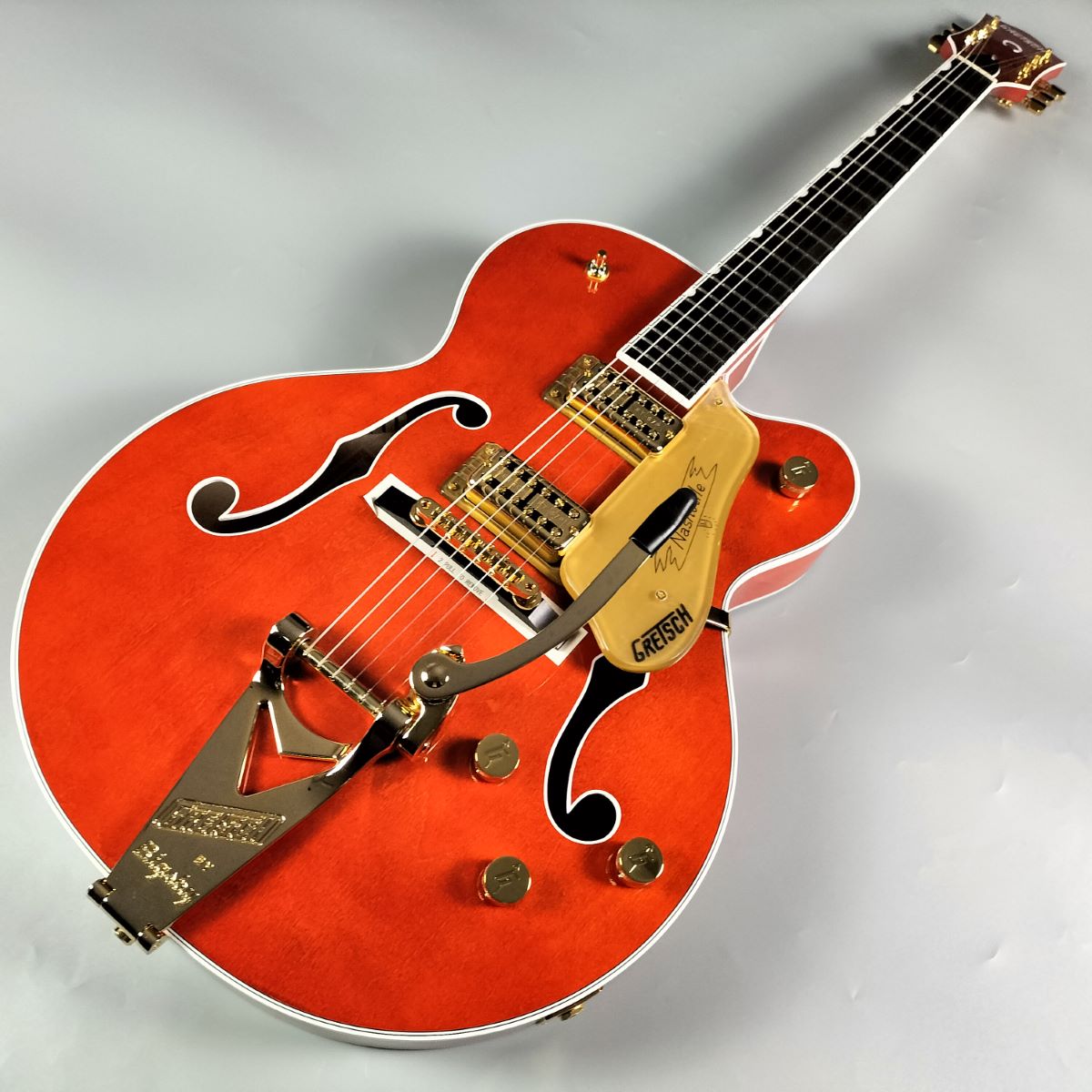GRETSCHG6120TG Players Edition Nashville Hollow Body with String- Thru Bigsby and Gold Hardware