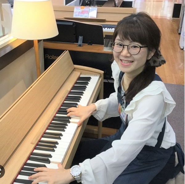 三浦(みうら)<br />
ピアノ上級・楽譜アドバイザー<br />
ピアノ講師経験あり。レッスン目線でのアドバイスが得意です！<br />
楽譜の選び方などもお任せください。