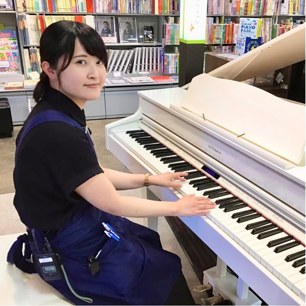 河田(かわた)<br />
ピアノ上級・管楽器アドバイザー<br />
ピアノ専門店である仙台泉店で勤務経験あり。<br />
お客様に合わせたピアノ選びをお手伝いいたします。