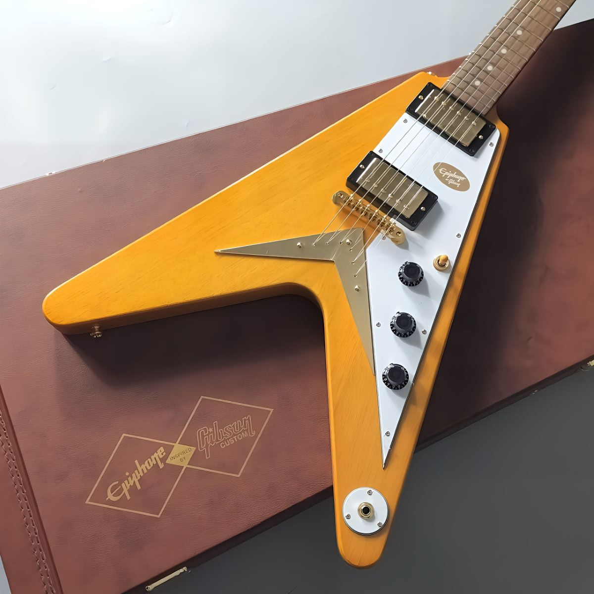 EpiphoneKorina Flying V Aged Natural