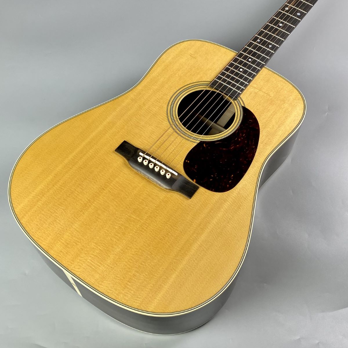 Martin D-28 Standard