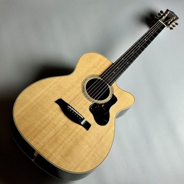 Switch Custom Guitars OM-70C<br />
<br />
¥281,600