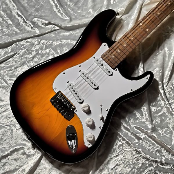 HISTORY HST-Performance 3Tone Sunburst ハムバッカー切替可能 アルダーボディ エレキギター ストラトタイプ3年保証 ヒストリー<br />
￥75,000(税込)