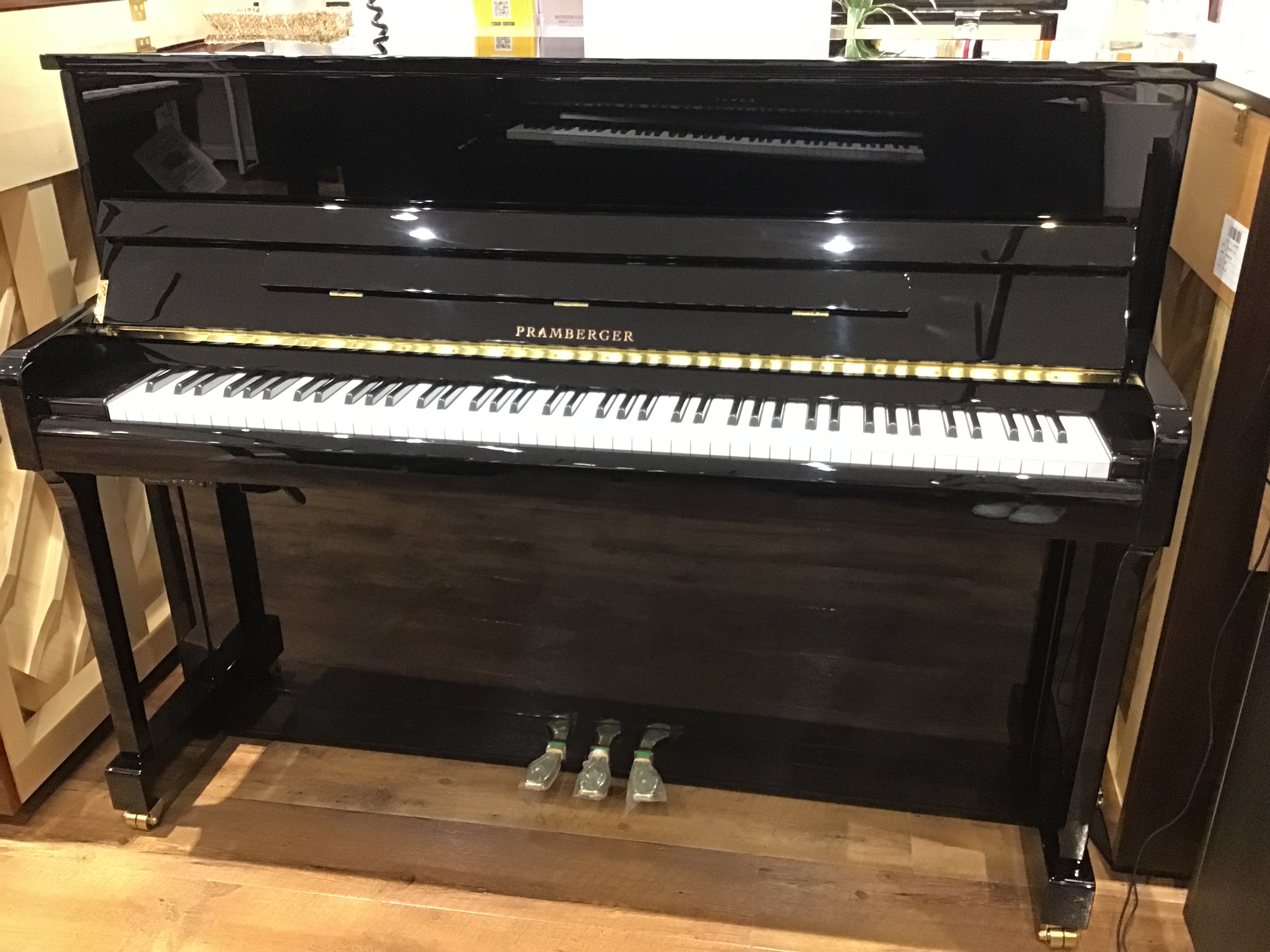 新品アップライトピアノPRAMBERGER/PV115RR 消音ユニットピアメイトRR-1000付き