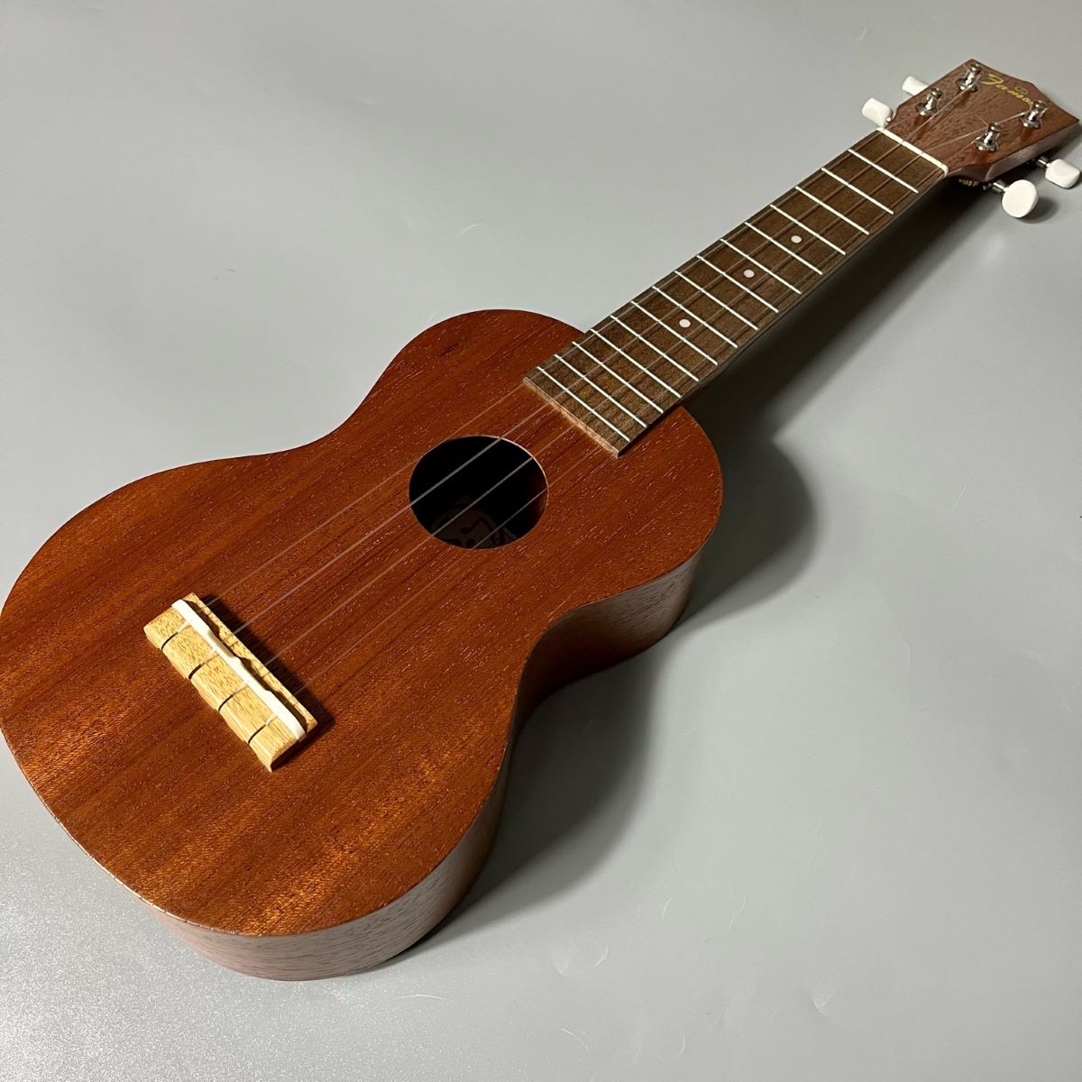 ソプラノウクレレFamous FS-1G