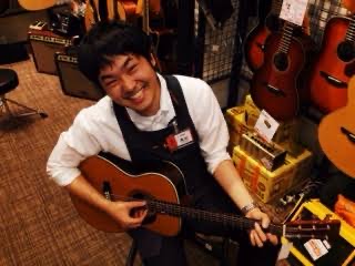スタッフ写真 店長 泉谷